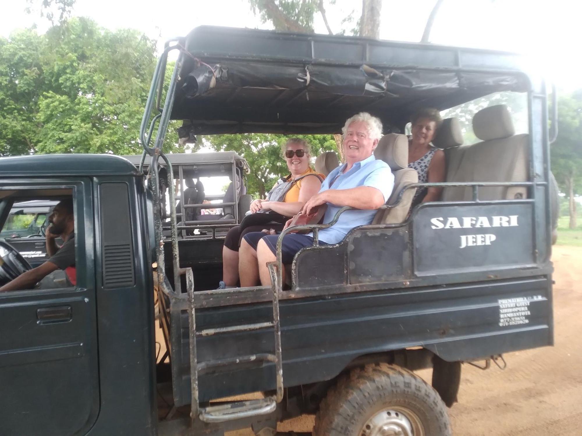 Happy Beach Safari Retreat Hambantota Bagian luar foto