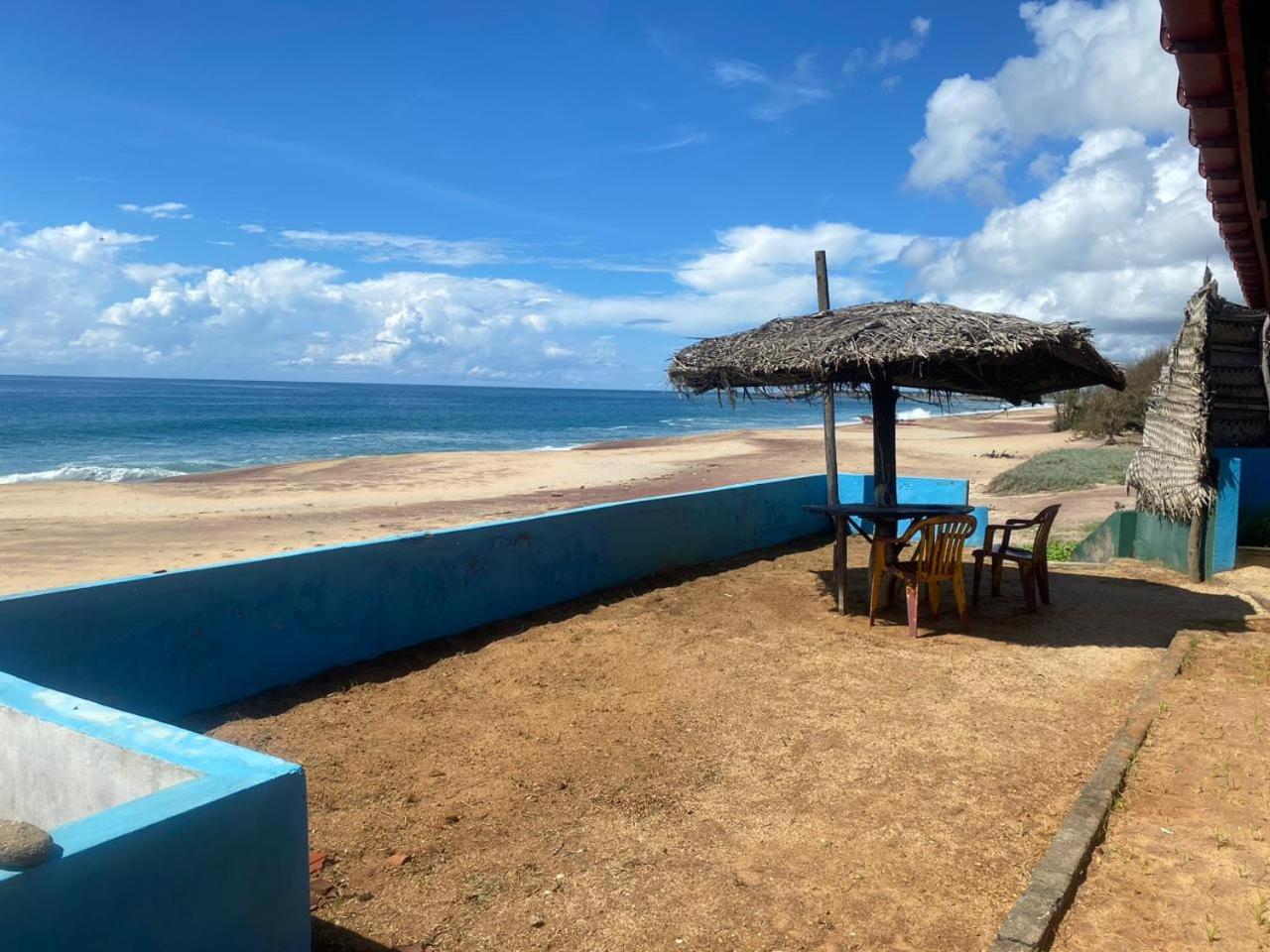 Happy Beach Safari Retreat Hambantota Bagian luar foto