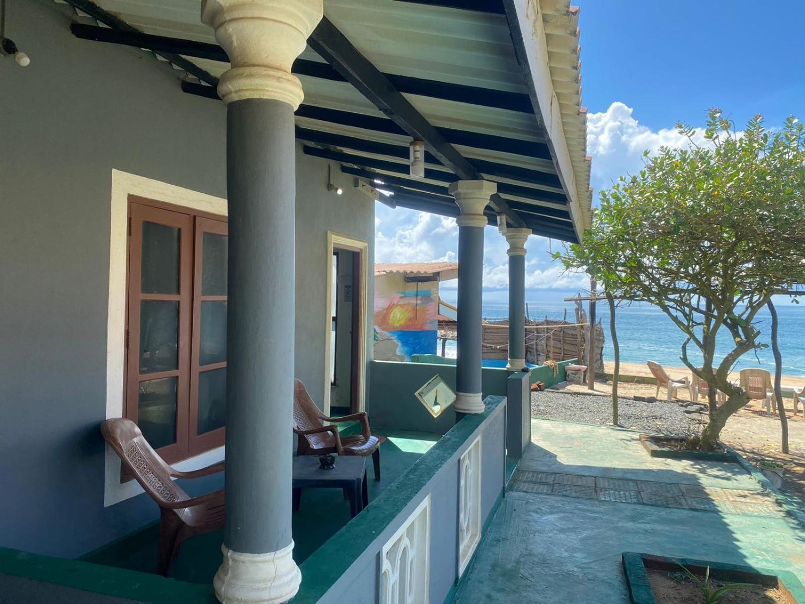 Happy Beach Safari Retreat Hambantota Bagian luar foto