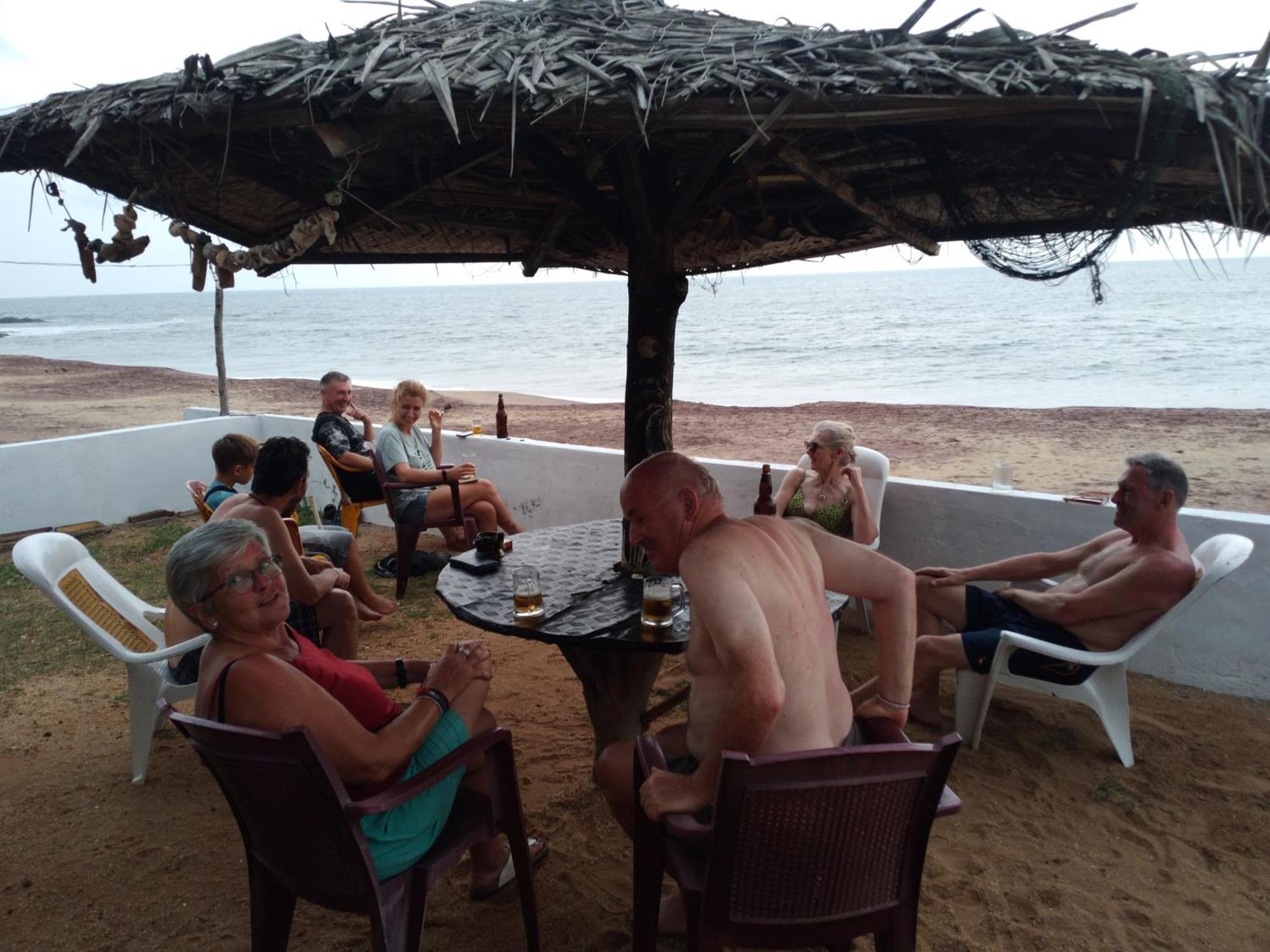 Happy Beach Safari Retreat Hambantota Ruang foto
